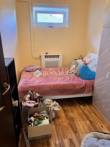 Eladó ikerház, Veszprémben, Malom utcában 73 M Ft, 7 szobás