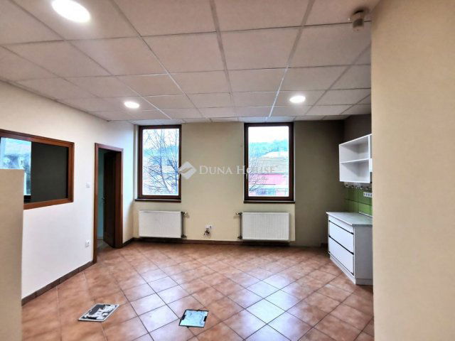 Eladó téglalakás, Dorogon 52.99 M Ft, 3 szobás