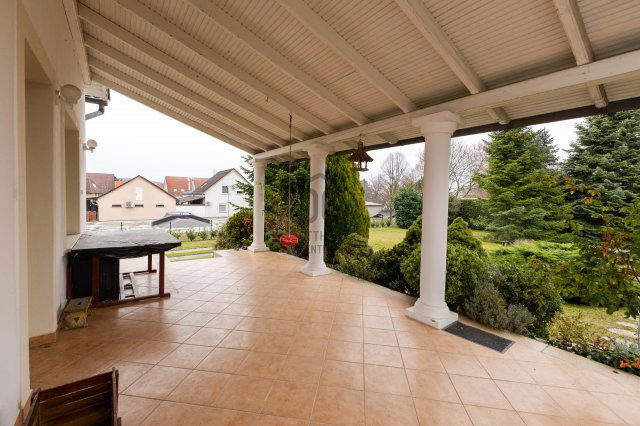 Eladó családi ház, Szederkényen 107.9 M Ft, 6 szobás