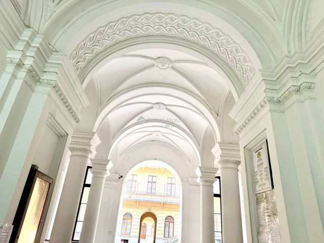 Eladó téglalakás, Budapesten, VIII. kerületben 120 M Ft