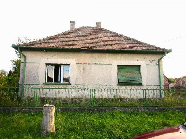 Eladó családi ház, Kutason 12.9 M Ft, 2 szobás
