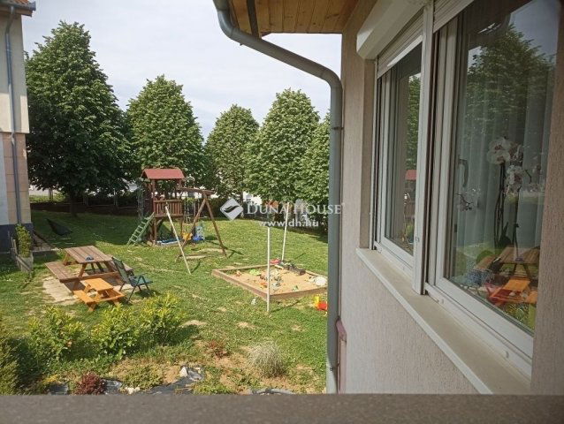 Eladó téglalakás, Teskándon 63 M Ft, 3 szobás