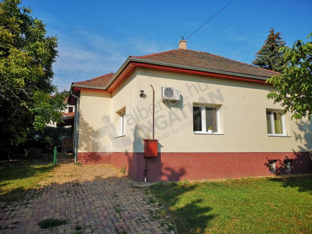 Kiadó családi ház, albérlet, III. kerületben, Domoszló útján