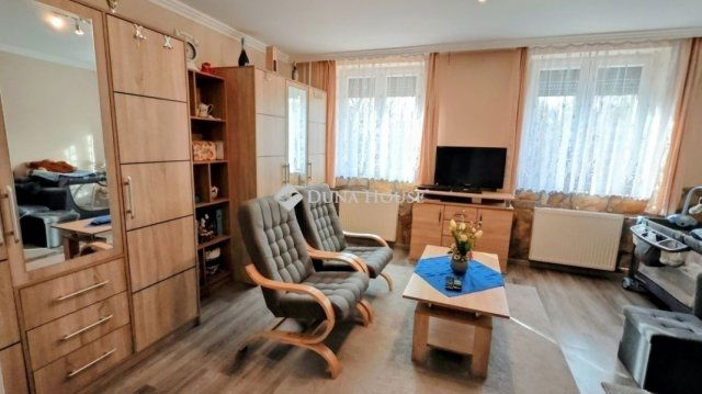 Eladó családi ház, Kecskeméten 99 M Ft, 5 szobás