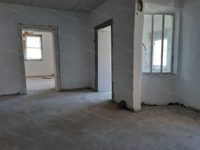 Eladó családi ház, Erken 6.9 M Ft, 2+1 szobás