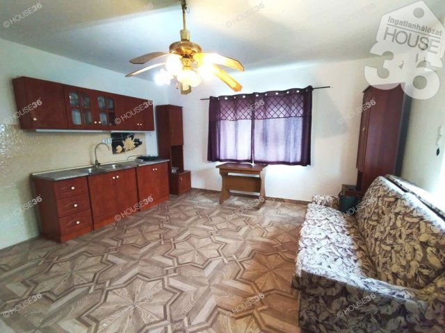 Eladó családi ház, Kecskeméten 47.7 M Ft, 2 szobás