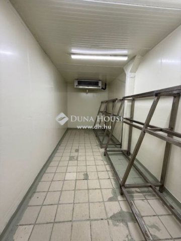 Eladó ipari ingatlan, Üllőn 390 M Ft / költözzbe.hu