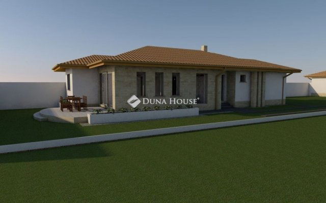 Eladó családi ház, Siófokon 103.9 M Ft, 4 szobás