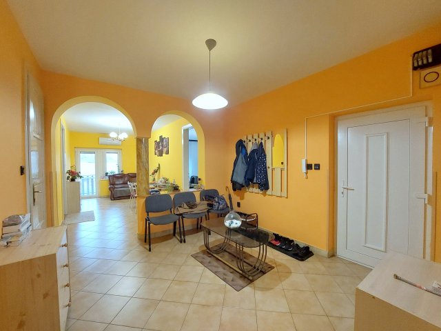 Eladó téglalakás, Szegeden 129 M Ft, 4 szobás