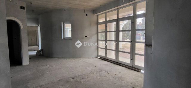 Eladó családi ház, Cegléden 175 M Ft, 4 szobás