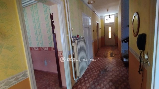 Eladó családi ház, Jászdózsán 26.5 M Ft, 3+4 szobás