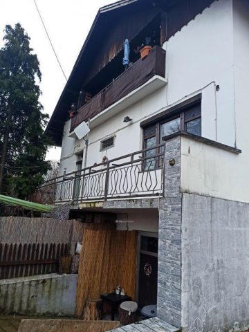 Eladó családi ház, Százhalombattán 105 M Ft, 5+1 szobás