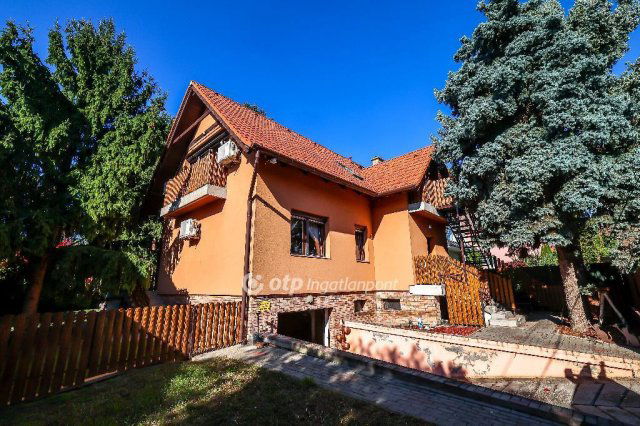 Eladó családi ház, Budaörsön 229 M Ft, 4+1 szobás