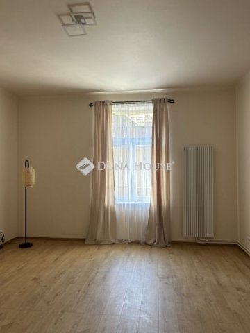 Eladó téglalakás, Budapesten, II. kerületben 71.5 M Ft, 1 szobás