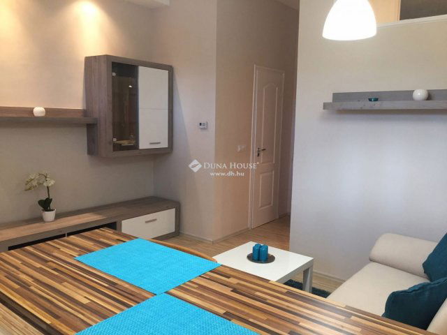 Eladó téglalakás, Budapesten, III. kerületben 80 M Ft, 2 szobás