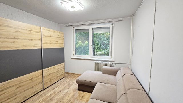 Kiadó panellakás, albérlet, Miskolcon 130 E Ft / hó, 3 szobás