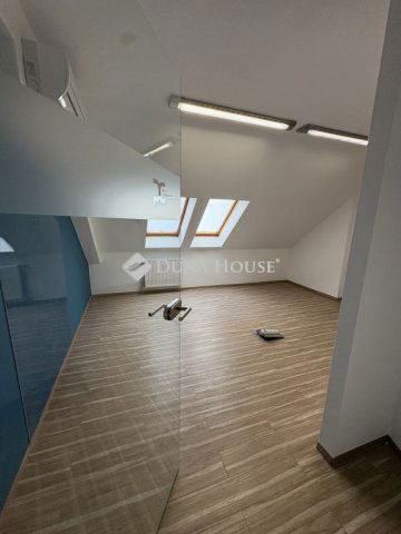 Eladó iroda, Pécsett 130 M Ft, 4 szobás / költözzbe.hu