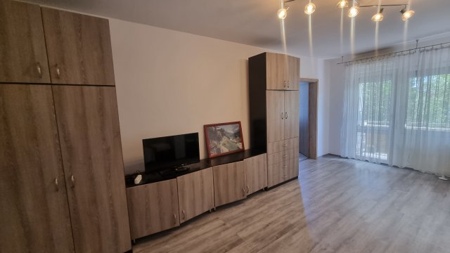 Eladó panellakás, Szegeden 60 M Ft, 1+2 szobás