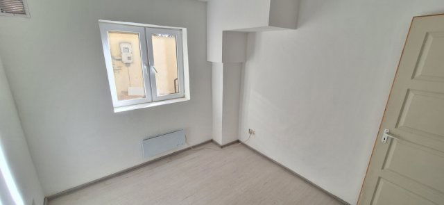 Eladó téglalakás, Pécsett 24.5 M Ft, 2 szobás