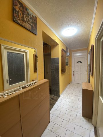Eladó panellakás, Keszthelyen 53 M Ft, 3 szobás
