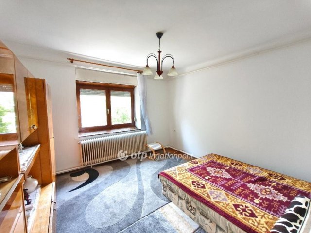 Eladó családi ház, Besnyőn 55 M Ft, 2+1 szobás
