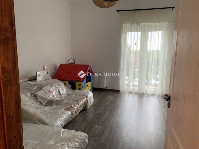 Eladó téglalakás, Érden 130 M Ft, 4 szobás