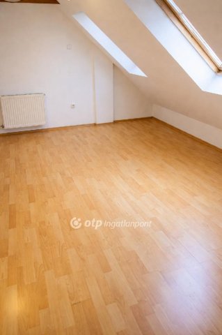 Eladó téglalakás, Egerben 40 M Ft, 1 szobás