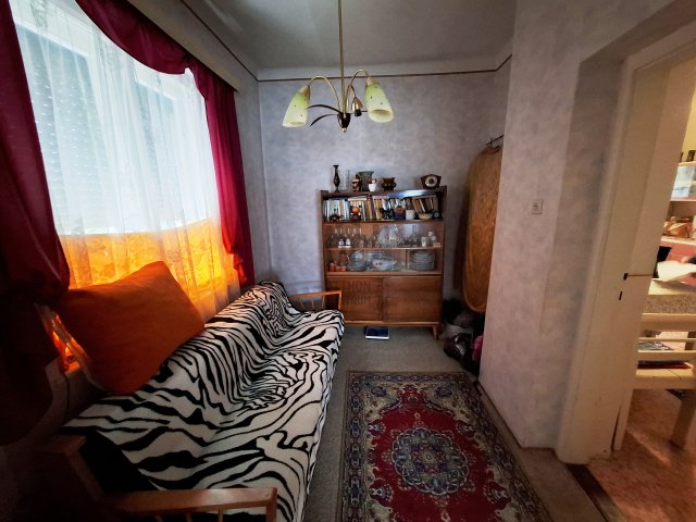 Eladó családi ház, Csobánkán 33 M Ft, 2 szobás