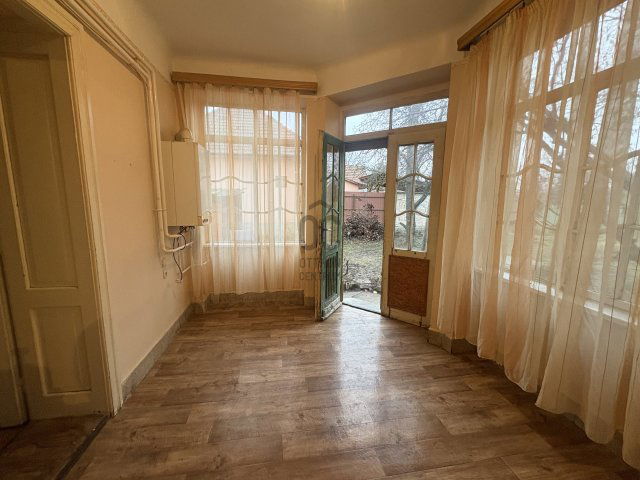 Eladó családi ház, Cegléden 44.9 M Ft, 3 szobás