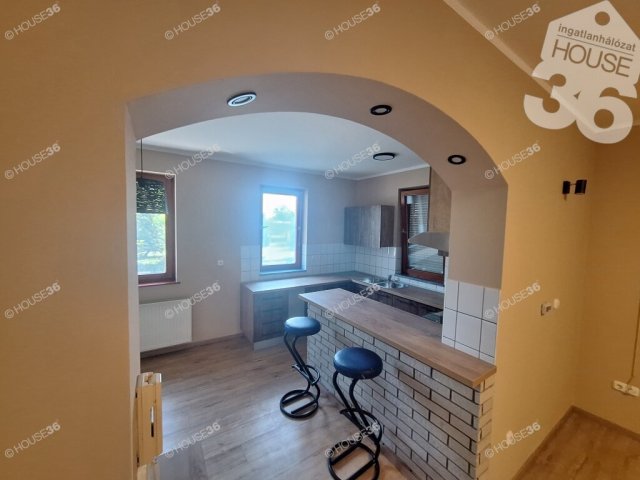 Eladó családi ház, Kiskunfélegyházán 89.9 M Ft, 5 szobás