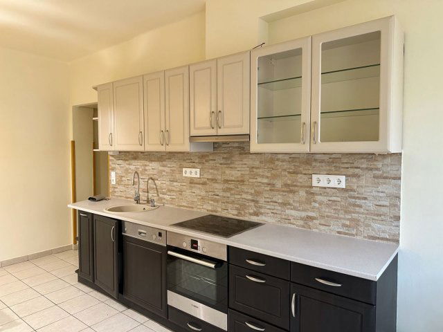 Kiadó téglalakás, albérlet, Debrecenben 250 E Ft / hó, 3 szobás