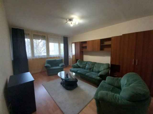 Kiadó panellakás, albérlet, Pécsett, Dóra utcában, 2 szobás