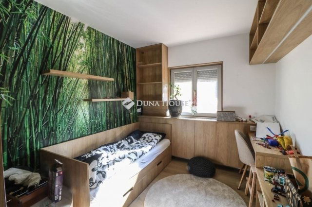 Eladó családi ház, Bogádon 145 M Ft, 4 szobás