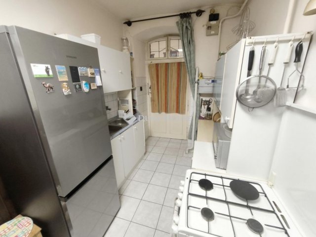 Eladó téglalakás, Budapesten, V. kerületben 59 M Ft, 1 szobás