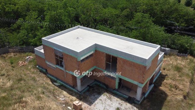 Eladó téglalakás, Fonyódon 81.158 M Ft, 3 szobás