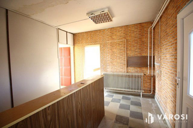 Eladó ipari ingatlan, Kunszentmártonban 198 M Ft