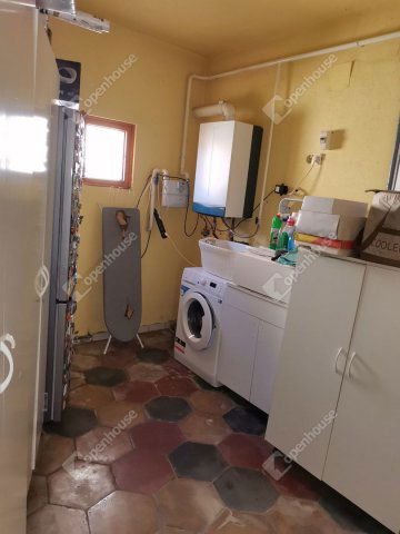 Eladó családi ház, Kisbéren 100 M Ft, 7 szobás