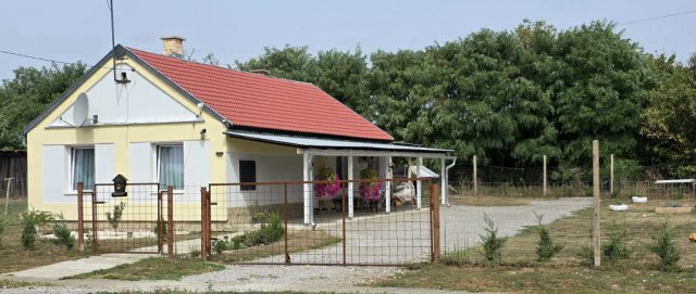 Eladó családi ház, Csányoszrón 49.9 M Ft, 4 szobás
