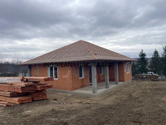 Eladó családi ház, Veresegyházon 149.9 M Ft, 5 szobás