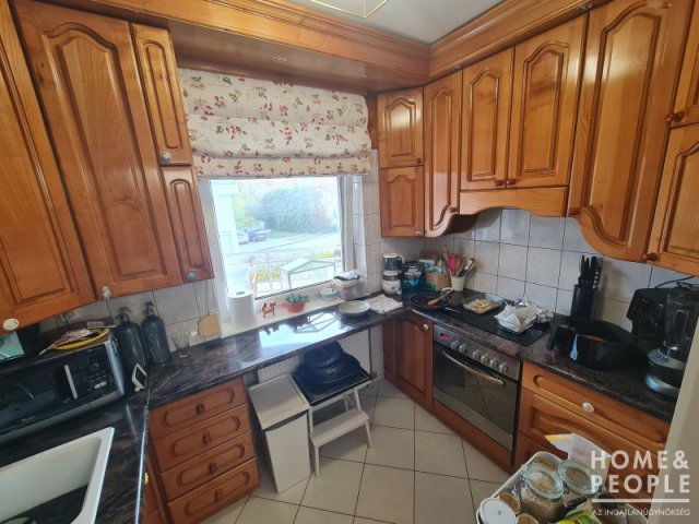 Eladó téglalakás, Szegeden 104.5 M Ft, 3 szobás