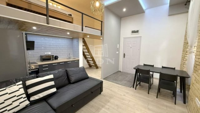 Eladó téglalakás, Budapesten, VI. kerületben 58 M Ft, 1 szobás