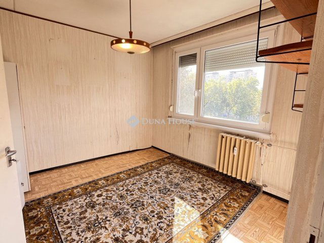 Eladó panellakás, Veszprémben 42.5 M Ft, 2 szobás