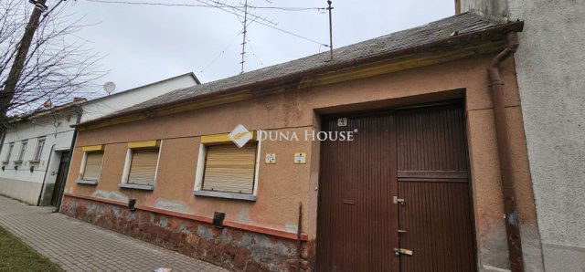 Eladó családi ház, Szombathelyen, Sas utcában 35 M Ft, 2 szobás