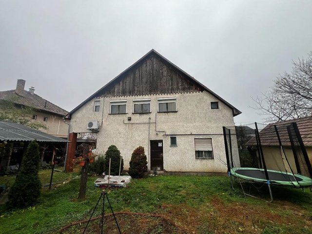 Eladó családi ház, Gödöllőn 91.9 M Ft, 6 szobás