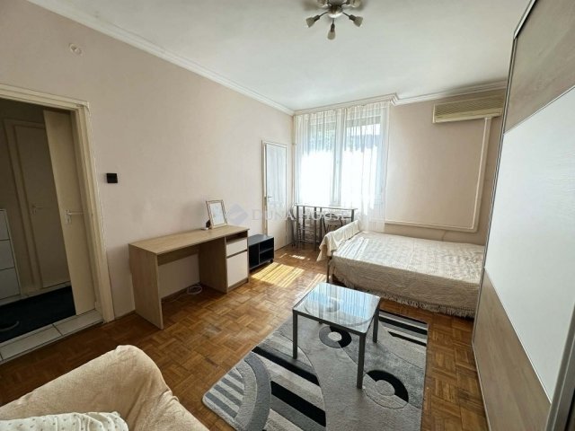 Eladó téglalakás, Kecskeméten 32.5 M Ft, 1 szobás