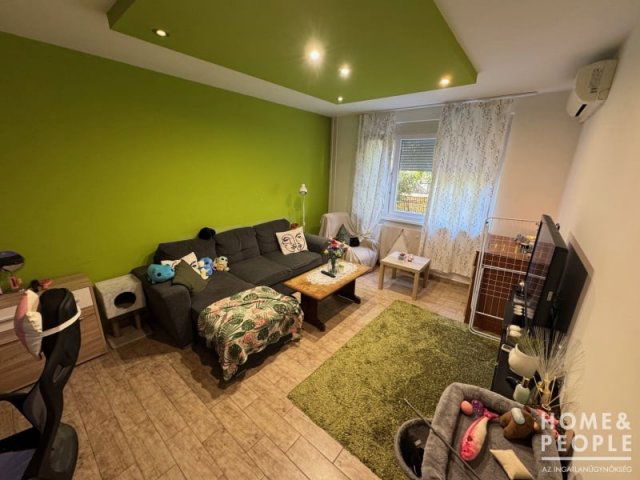 Eladó téglalakás, Szegeden 53 M Ft, 2 szobás