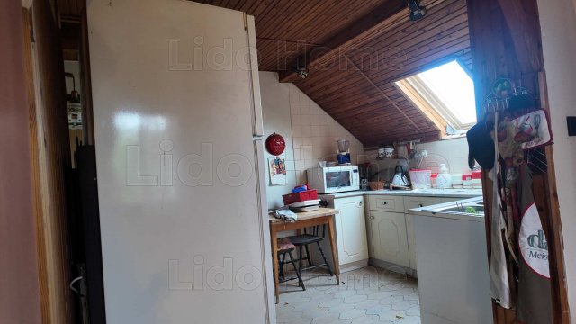 Eladó családi ház, Székesfehérvárott 145 M Ft, 7+1 szobás