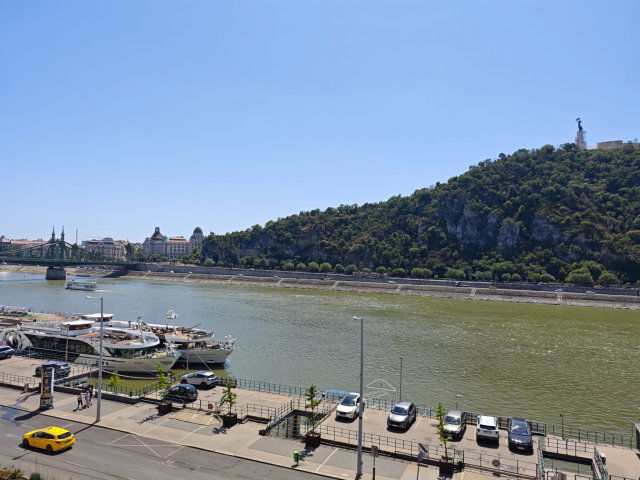 Eladó téglalakás, Budapesten, V. kerületben 382.79 M Ft