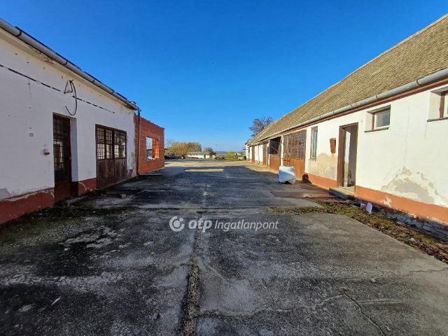 Eladó ipari ingatlan, Sükösdön 70 M Ft / költözzbe.hu