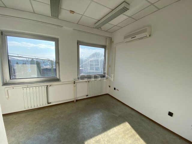 Kiadó iroda, Vácon 44 E Ft / hó, 2 szobás / költözzbe.hu